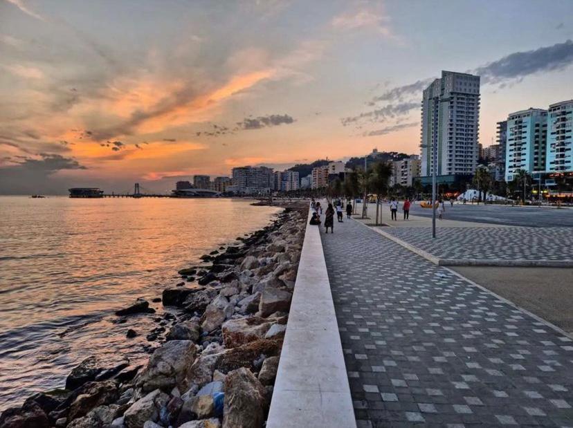 Lovely Studio Apartment Beachfront Durrës Exterior foto