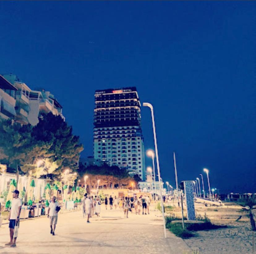 Lovely Studio Apartment Beachfront Durrës Exterior foto